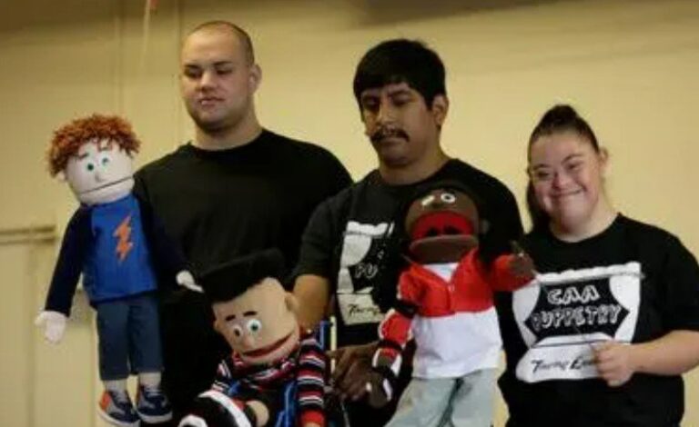 77 News Puppet Show 768x470